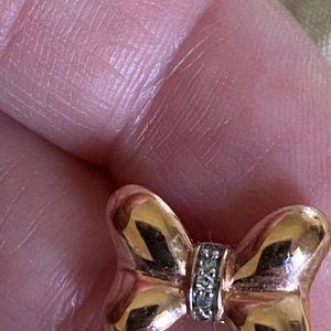 NWOT Minnie bow rose gold with diamond earrings